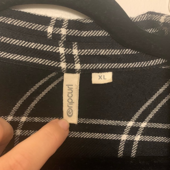 RUNS SMALL Rip Curl Seabird black flannel shirt - Picture 6 of 9